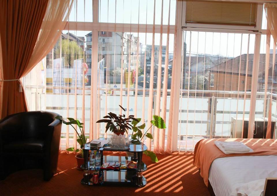 Asia Hotel Târgu Jiu Exteriör bild