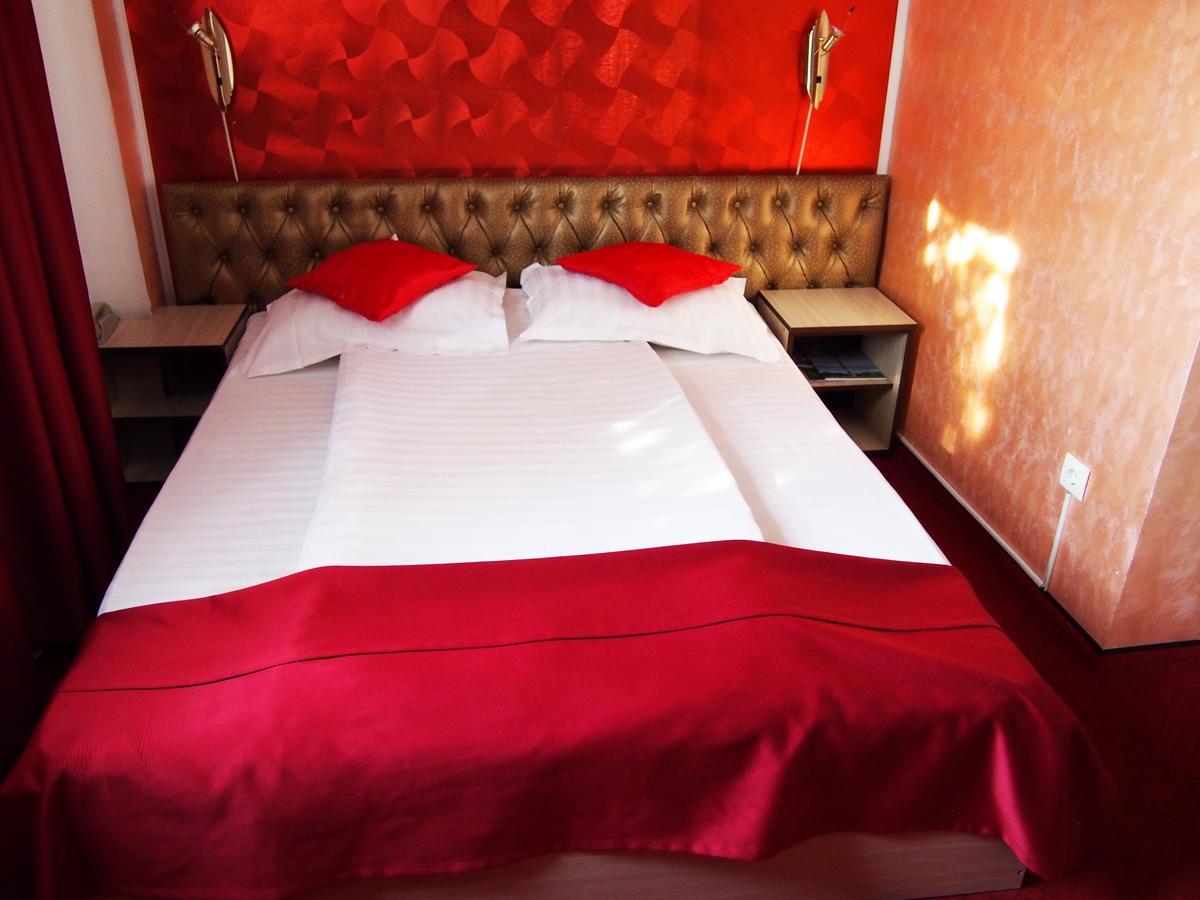 Asia Hotel Târgu Jiu Exteriör bild