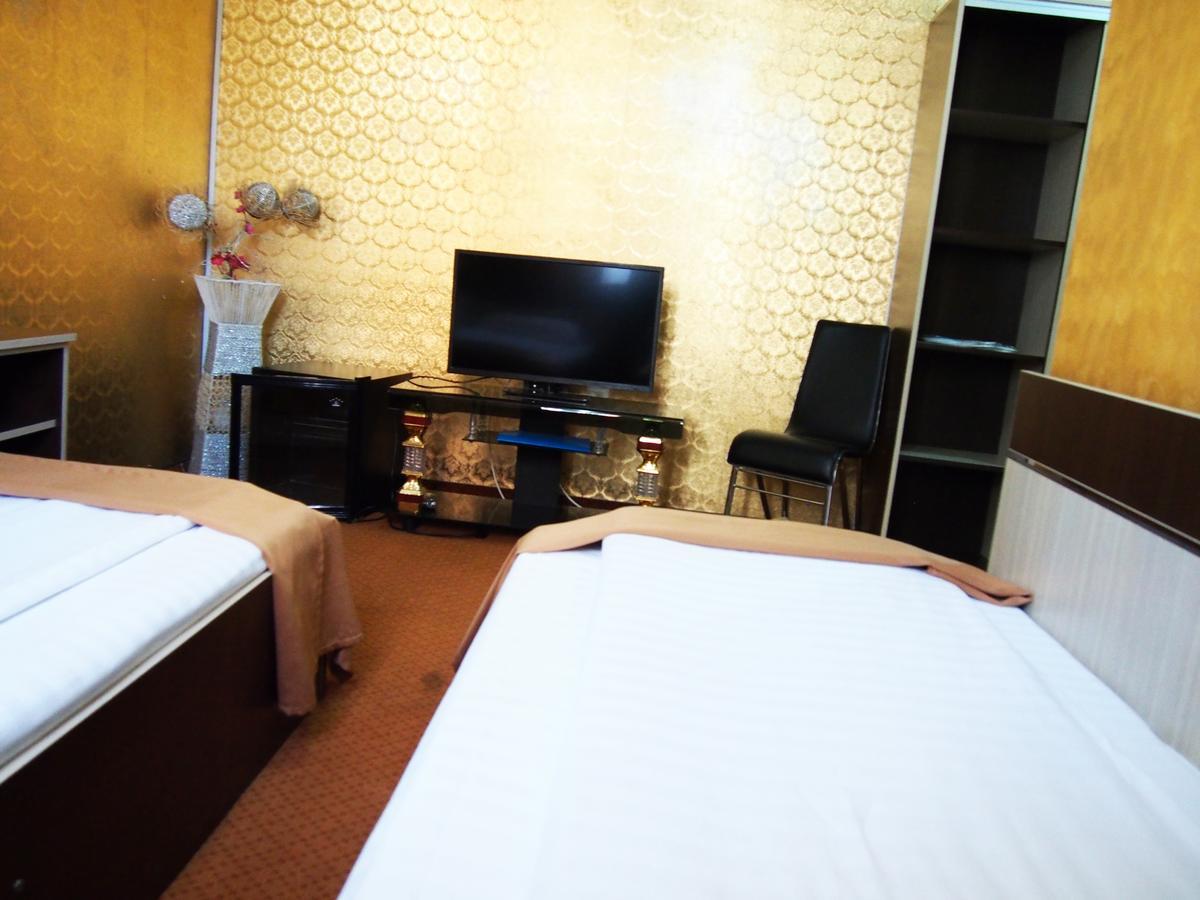 Asia Hotel Târgu Jiu Exteriör bild