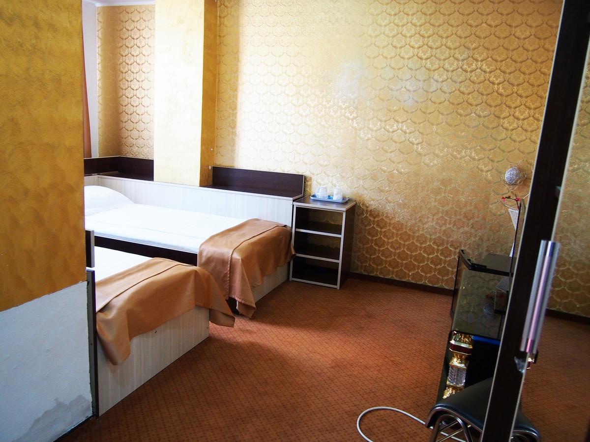 Asia Hotel Târgu Jiu Exteriör bild