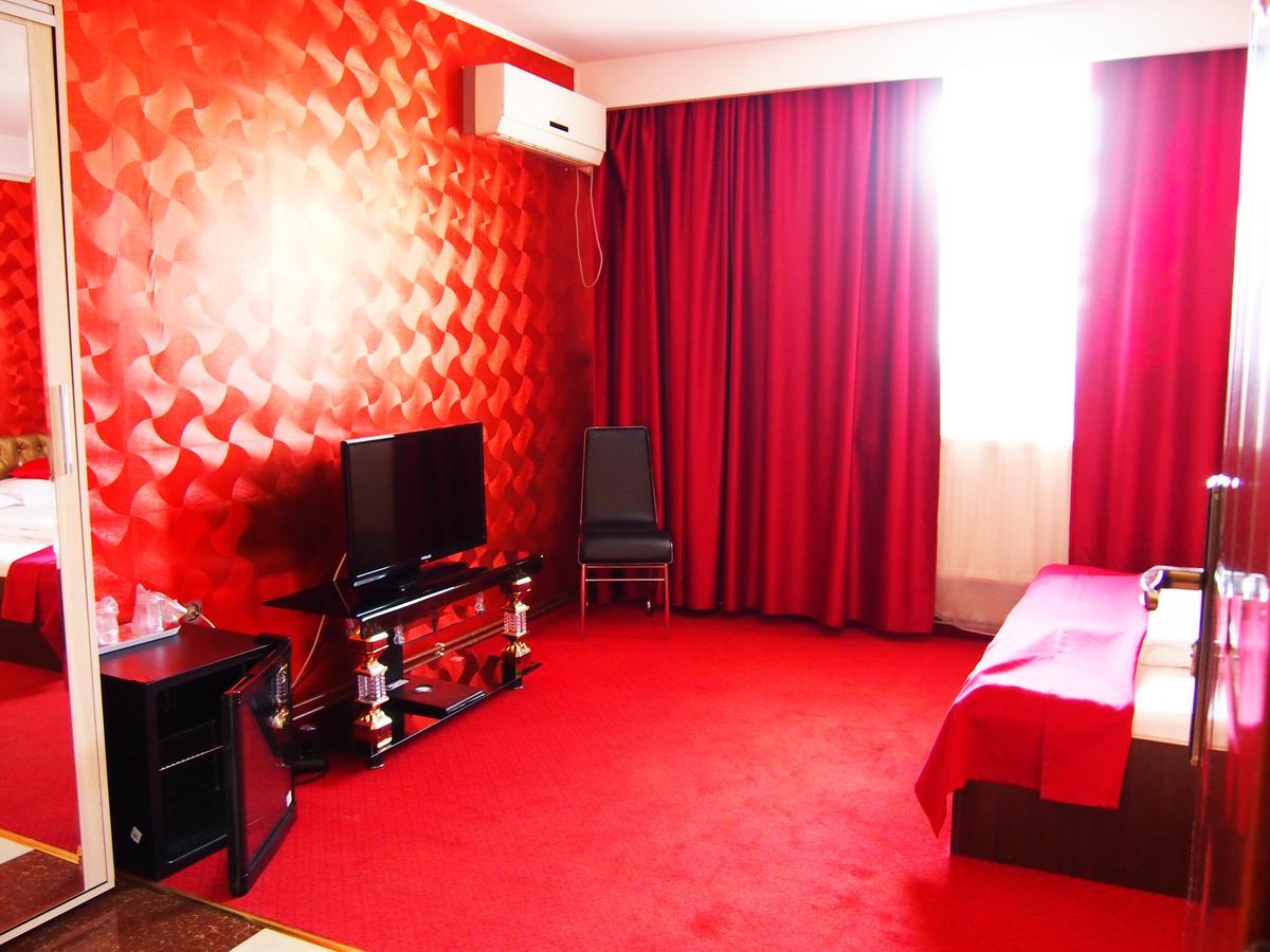 Asia Hotel Târgu Jiu Exteriör bild