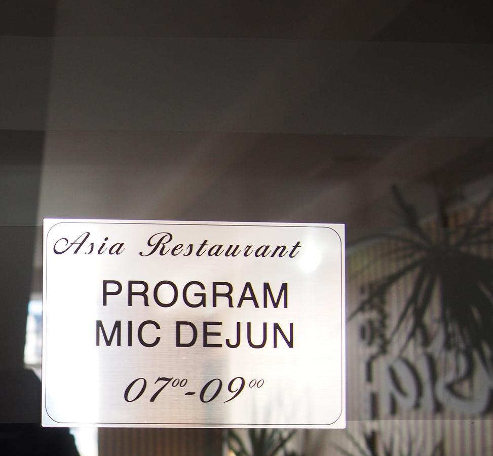 Asia Hotel Târgu Jiu Exteriör bild