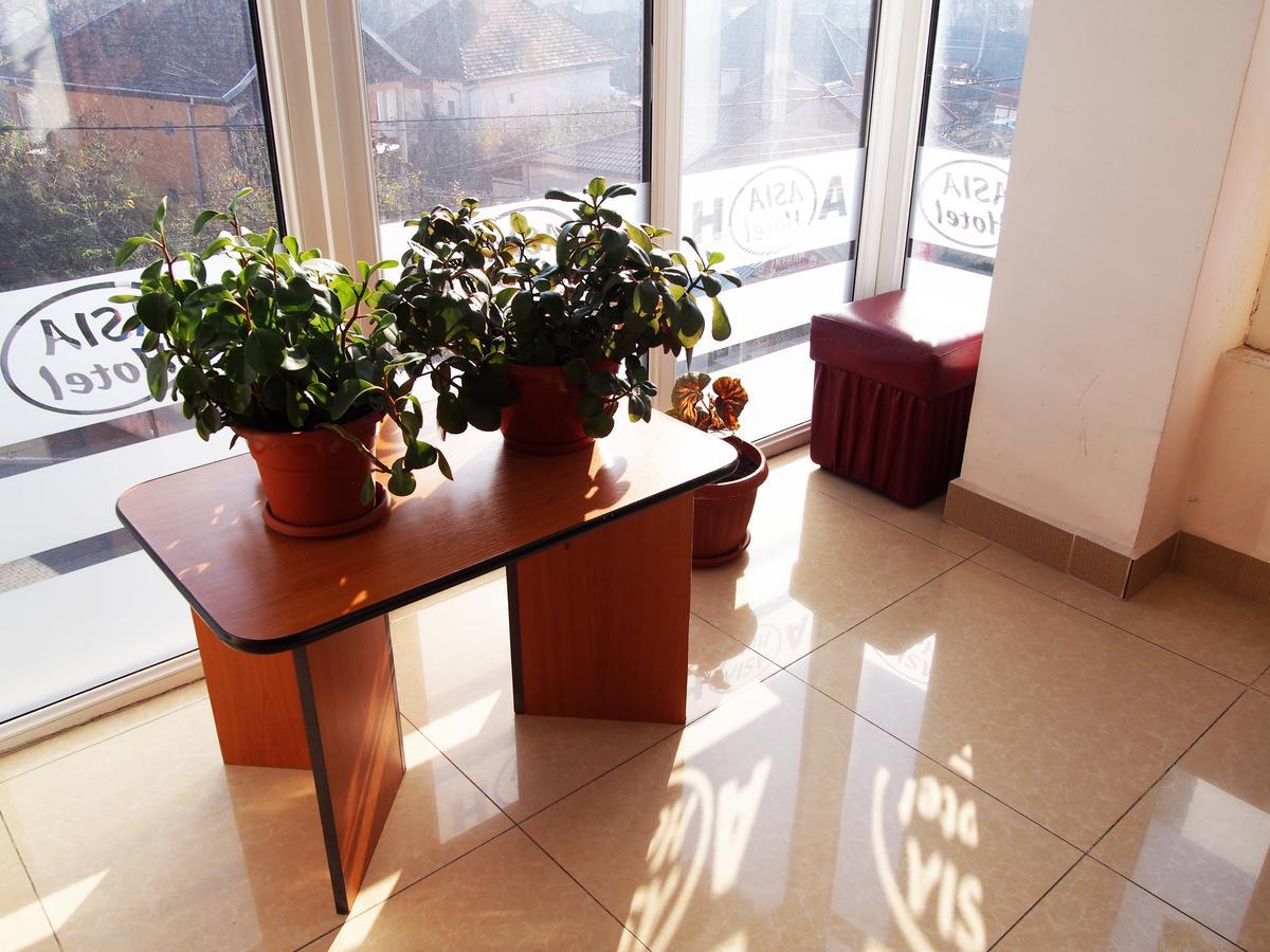 Asia Hotel Târgu Jiu Exteriör bild