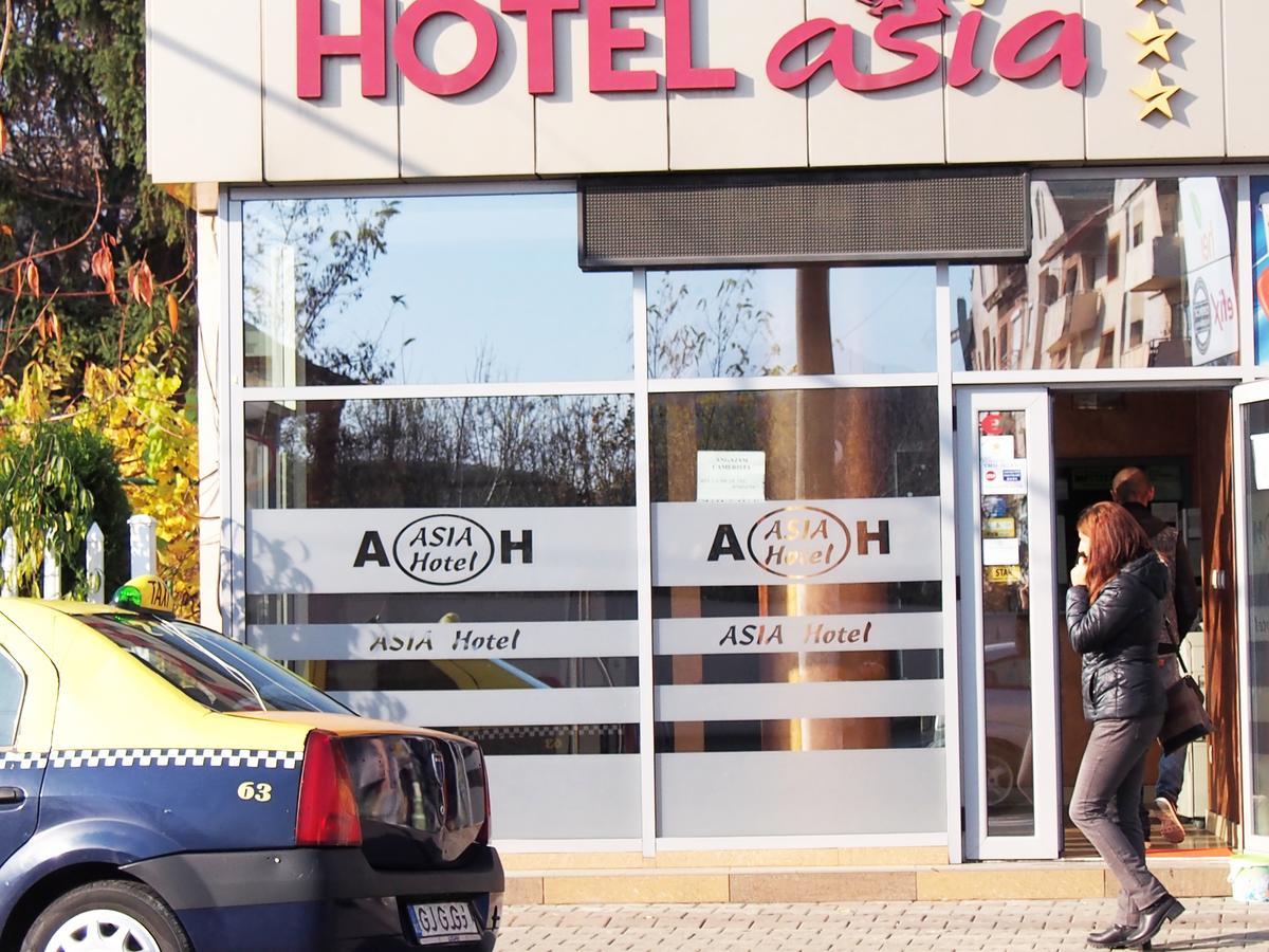Asia Hotel Târgu Jiu Exteriör bild