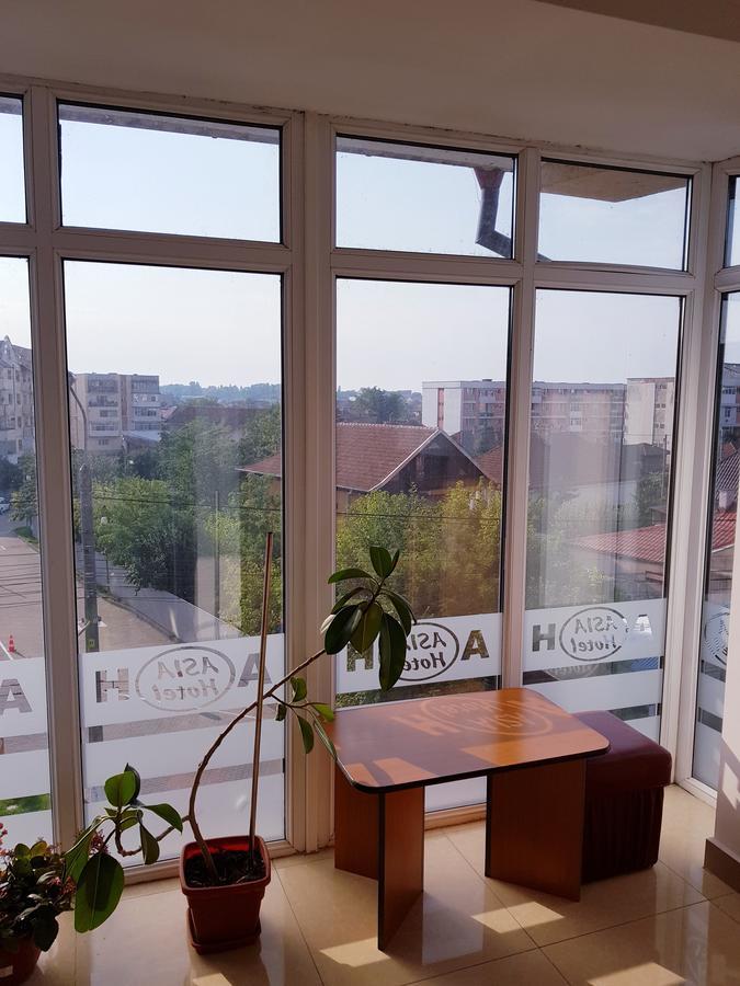 Asia Hotel Târgu Jiu Exteriör bild